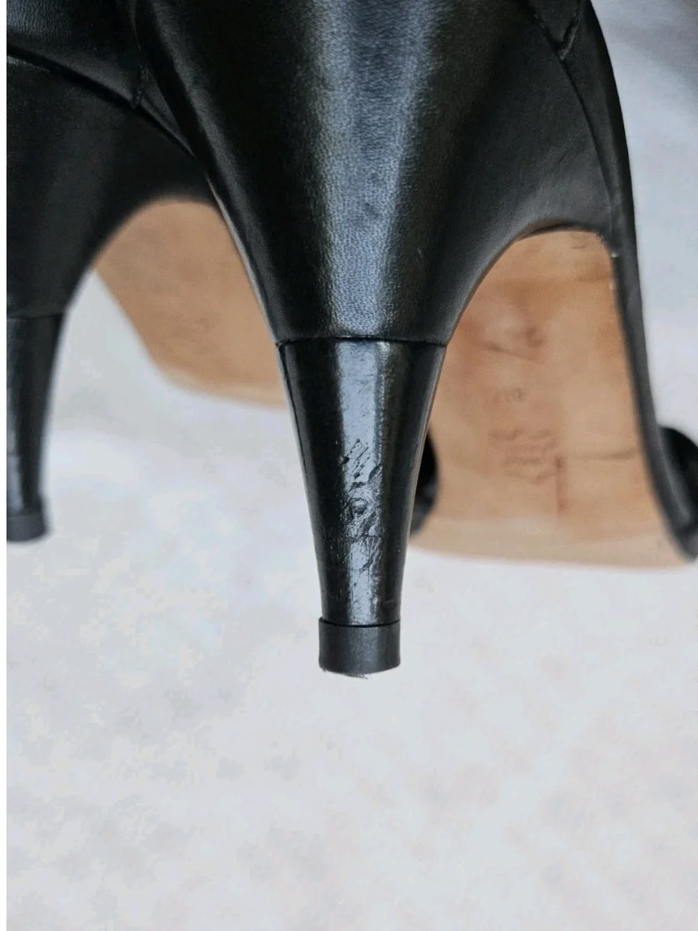 Via Spiga V-Trina Black T-Strap Sandal Heels Sz 8M Professionally Resoled